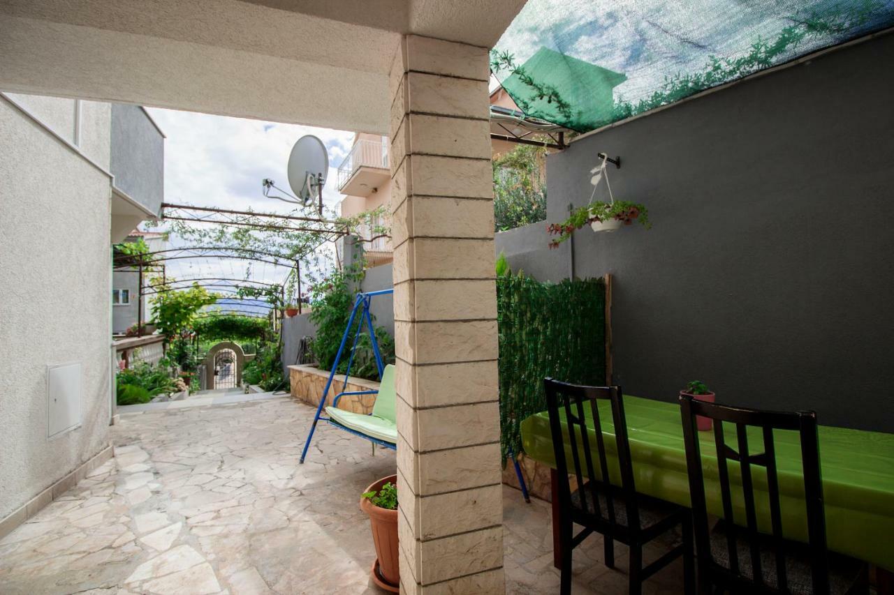 Mrkonjic Branko & Marija Apartmani أوميس المظهر الخارجي الصورة