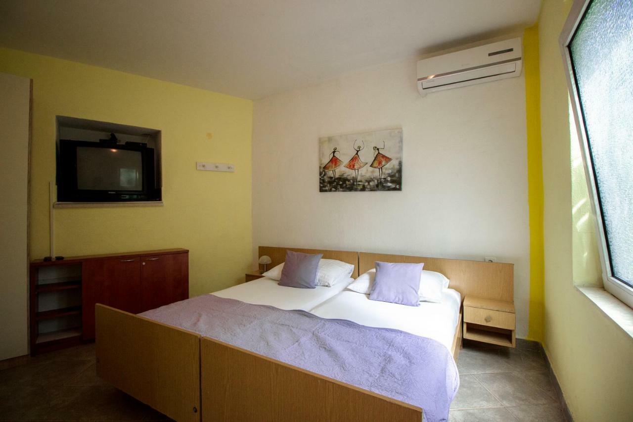 Mrkonjic Branko & Marija Apartmani أوميس المظهر الخارجي الصورة