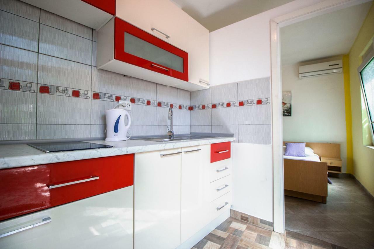 Mrkonjic Branko & Marija Apartmani أوميس المظهر الخارجي الصورة