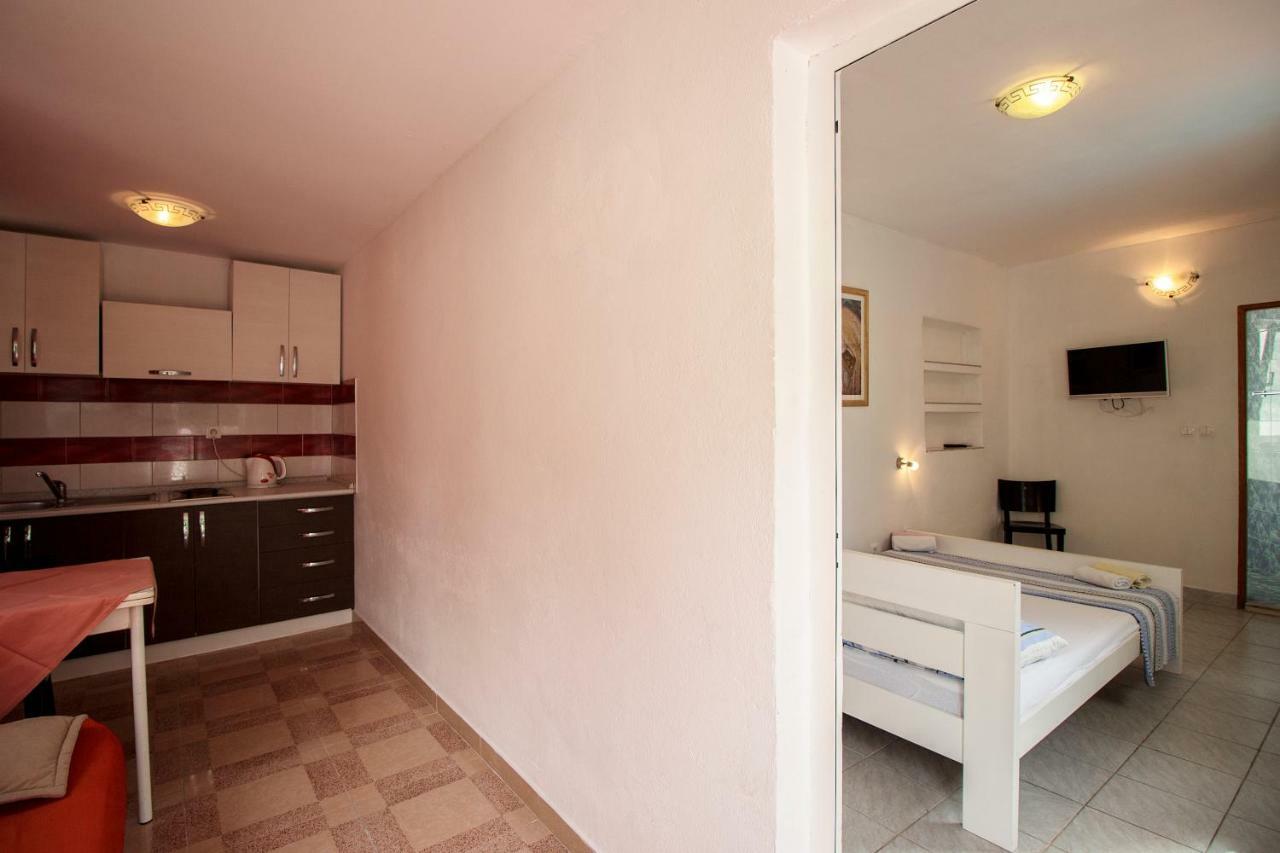 Mrkonjic Branko & Marija Apartmani أوميس المظهر الخارجي الصورة