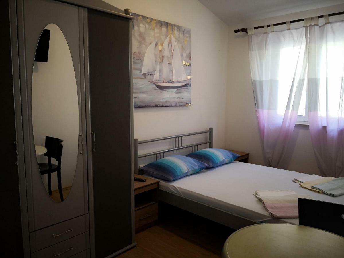 Mrkonjic Branko & Marija Apartmani أوميس المظهر الخارجي الصورة